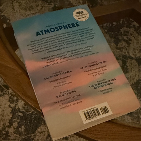 Taylor Jenkins Reid - Atmosphere A Love Story - Picture 3 of 8